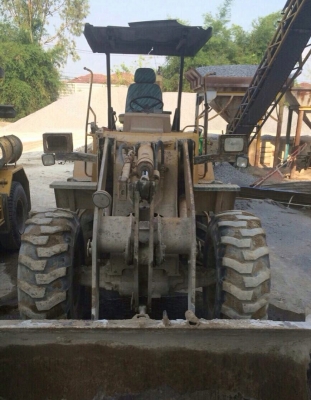 ขายด่วน  รถตักล้อยาง 910e  สภาพดีมาก พร้อมใช้งาน