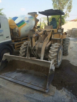 ขายด่วน  รถตักล้อยาง 910e  สภาพดีมาก พร้อมใช้งาน