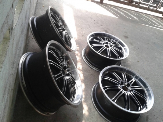 ขอบ20นิ้ิ้ว5รู114 ชุดนี้ ราคา 8000 บาท ขอบ20นิ้ิ้ว5รู114 ชุดนี้ ราคา 8000 บาท