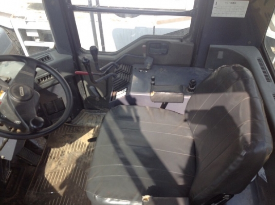 รถตัก3คิว Komatsu WA300-E สภาพดี รถเก่านอก นำเข้าจากญี่ปุ่น ชม.น้อย