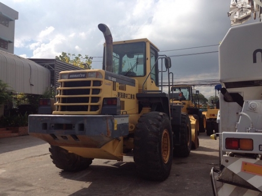 รถตัก3คิว Komatsu WA300-E สภาพดี รถเก่านอก นำเข้าจากญี่ปุ่น ชม.น้อย