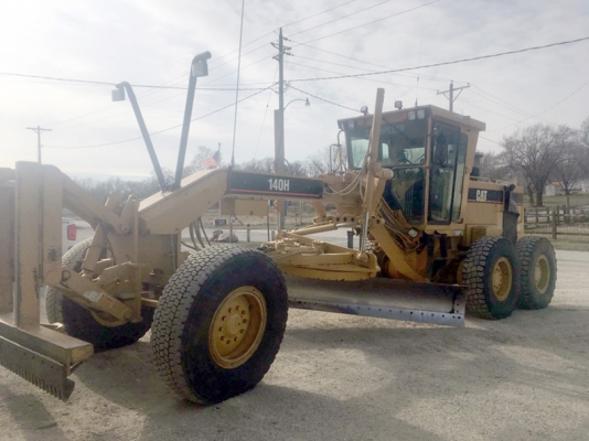 รถเกรด Cat140H ปี 2002 รถเก่านอกนำเข้าจากอเมริกา สภาพเดิมๆ ใบมีด16ฟุต