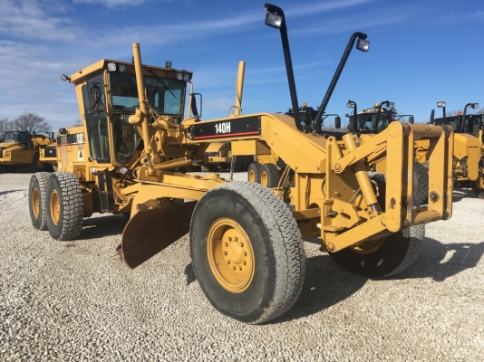 รถเกรด Cat140H ปี 2002 รถเก่านอกนำเข้าจากอเมริกา สภาพเดิมๆ ใบมีด16ฟุต