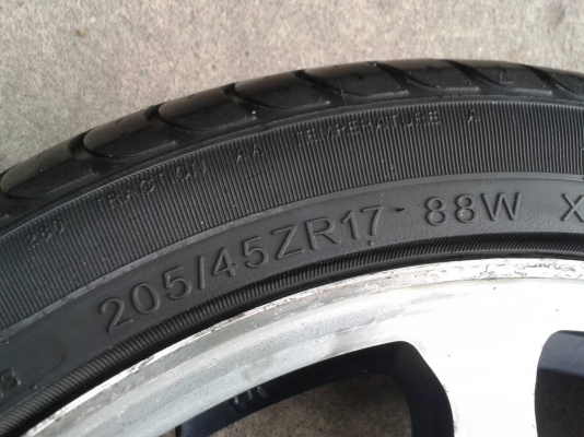 ขอบ17นิ้ว4รู100/114 พร้อมยาง ชุดนี้ ราคา 6400 บาท ขอบ17นิ้ว4รู100/114 พร้อมยาง ชุดนี้ ราคา 6400 บาท