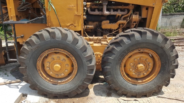ขาย รถเกรด KOMATSU รถใช้งานได้ทุกระบบ เครื่องดี เกียร์ดี ปั้มดี เอกสารใบซื้อขาย