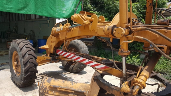 ขาย รถเกรด KOMATSU รถใช้งานได้ทุกระบบ เครื่องดี เกียร์ดี ปั้มดี เอกสารใบซื้อขาย