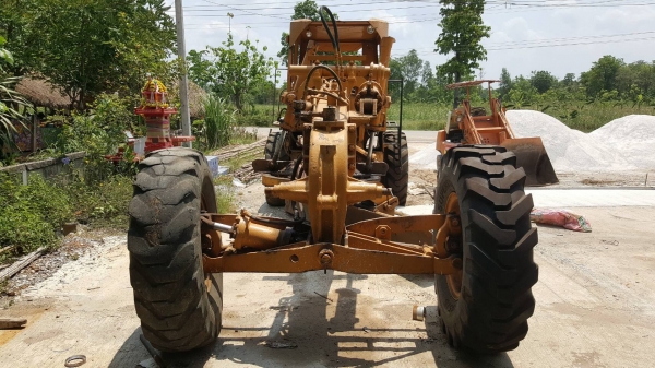 ขาย รถเกรด KOMATSU รถใช้งานได้ทุกระบบ เครื่องดี เกียร์ดี ปั้มดี เอกสารใบซื้อขาย