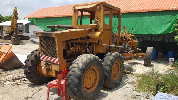ขาย รถเกรด KOMATSU รถใช้งานได้ทุกระบบ เครื่องดี เกียร์ดี ปั้มดี เอกสารใบซื้อขาย