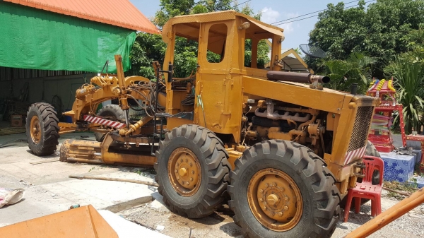ขาย รถเกรด KOMATSU รถใช้งานได้ทุกระบบ เครื่องดี เกียร์ดี ปั้มดี เอกสารใบซื้อขาย