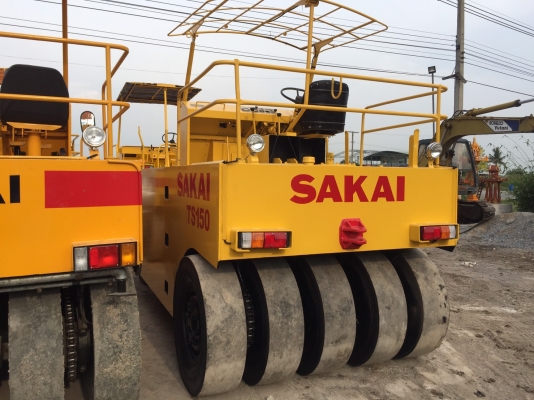รถบดล้อยาง9ล้อ SAKAI TS150 เอกสารเล่มทะเบียน พร้อมใช้งาน