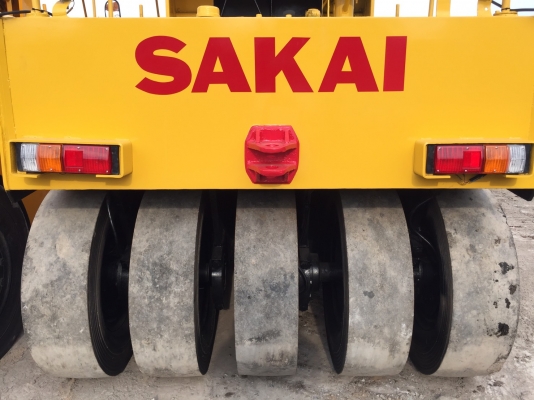 รถบดล้อยาง9ล้อ SAKAI TS150 เอกสารเล่มทะเบียน พร้อมใช้งาน