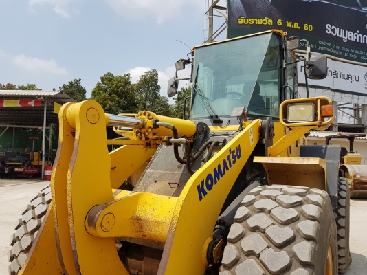 ขายรถตักล้อยาง ยี่ห้อ KOMATSU WA320-5L นำเข้าจาก USA แท้ 100\% สภาพสวย ไม่เคยใช้งานในไทย ขายรถตักล้อยาง ยี่ห้อ KOMATSU WA320-5L นำเข้าจาก USA แท้ 100\% สภาพสวย ไม่เคยใช้งานในไทย
