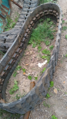 แทร็กยางใส่ b30 สภาพดี