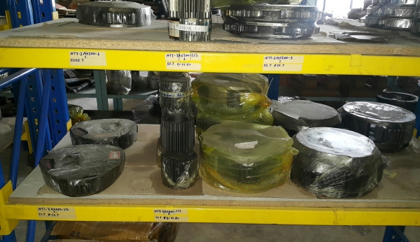 ขายอะไหล่ตัวเดินHITACHI  ZX 200