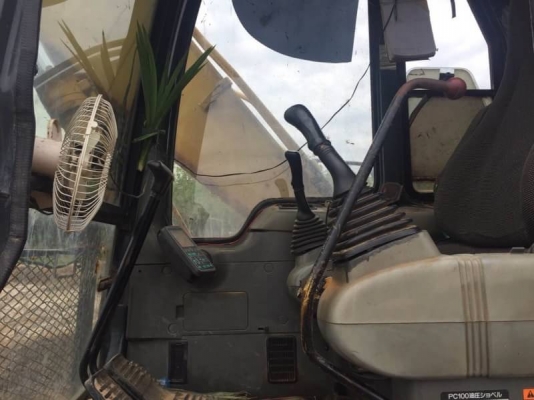 KOMATSU PC100-6 ราคา 695,000 บาท เครื่องดั ปั้มดี โช่หนา เอวแน่น ไฟฟ้าครบ เอกสารชื้อขาย.   รถอยู่ จ.นครพนม โทร&amp;ไอดีไลน์ 0610710295