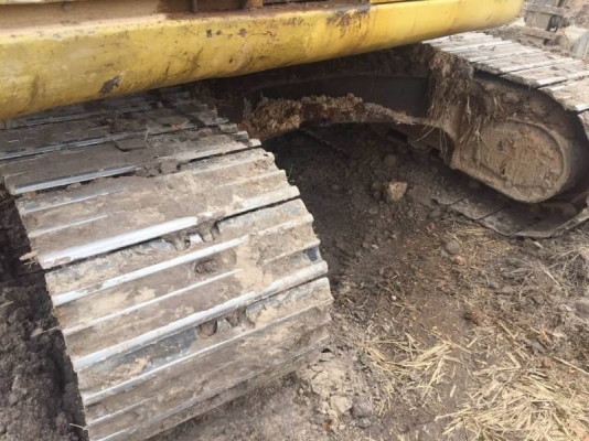 KOMATSU PC100-6 ราคา 695,000 บาท เครื่องดั ปั้มดี โช่หนา เอวแน่น ไฟฟ้าครบ เอกสารชื้อขาย.   รถอยู่ จ.นครพนม โทร&amp;ไอดีไลน์ 0610710295