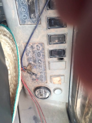 KOMATSU PC100-6 ราคา 695,000 บาท เครื่องดั ปั้มดี โช่หนา เอวแน่น ไฟฟ้าครบ เอกสารชื้อขาย.   รถอยู่ จ.นครพนม โทร&amp;ไอดีไลน์ 0610710295