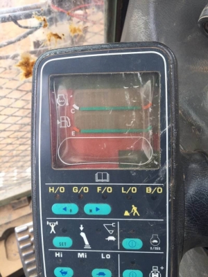 KOMATSU PC100-6 ราคา 695,000 บาท เครื่องดั ปั้มดี โช่หนา เอวแน่น ไฟฟ้าครบ เอกสารชื้อขาย.   รถอยู่ จ.นครพนม โทร&amp;ไอดีไลน์ 0610710295