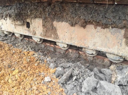 KOMATSU PC100-6 ราคา 695,000 บาท เครื่องดั ปั้มดี โช่หนา เอวแน่น ไฟฟ้าครบ เอกสารชื้อขาย.   รถอยู่ จ.นครพนม โทร&amp;ไอดีไลน์ 0610710295