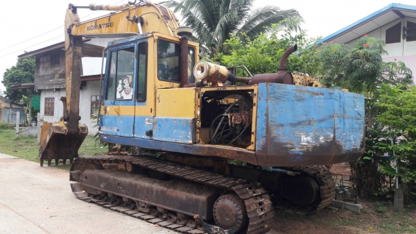 ขายด่วน  แบคโฮ komatsu  200-3  ขายราคา 340,000