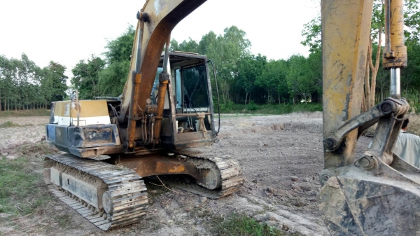 ขายด่วน KOMATSU PC 120-3 สภาพพร้อมใช้งาน เครื่องเดิม ปั้มเดิม เครื่องปั้มดี พร้อม ทำงาน โซ่ช่วงสวย เอวแน่น ตัวเดินดี แรง รถทำงานไม่โหลด ไม่รัอน ใช้งานปกติ อยู่ทุกวัน เอกสารสัญญาซื้อขาย