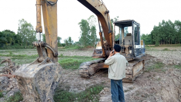 ขายด่วน KOMATSU PC 120-3 สภาพพร้อมใช้งาน เครื่องเดิม ปั้มเดิม เครื่องปั้มดี พร้อม ทำงาน โซ่ช่วงสวย เอวแน่น ตัวเดินดี แรง รถทำงานไม่โหลด ไม่รัอน ใช้งานปกติ อยู่ทุกวัน เอกสารสัญญาซื้อขาย
