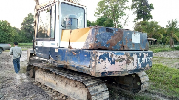 ขายด่วน KOMATSU PC 120-3 สภาพพร้อมใช้งาน เครื่องเดิม ปั้มเดิม เครื่องปั้มดี พร้อม ทำงาน โซ่ช่วงสวย เอวแน่น ตัวเดินดี แรง รถทำงานไม่โหลด ไม่รัอน ใช้งานปกติ อยู่ทุกวัน เอกสารสัญญาซื้อขาย