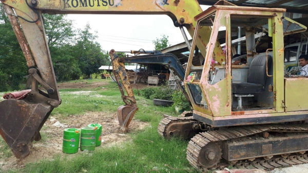 ขาย Komatsu Pc60-1สภาพสวยพร้อมใช้ ต่อคุณอ๊อฟพิจิตร086-737-9991