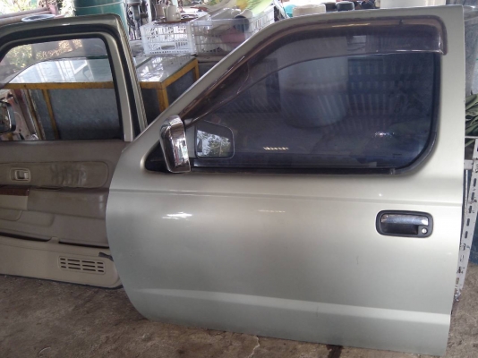 ประตูพร้อมกระจกไฟฟ้านิสสันฟอนเทีย ประตูพร้อมกระจกไฟฟ้านิสสันฟอนเทีย