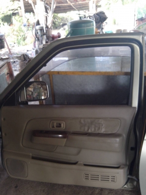 ประตูพร้อมกระจกไฟฟ้านิสสันฟอนเทีย ประตูพร้อมกระจกไฟฟ้านิสสันฟอนเทีย