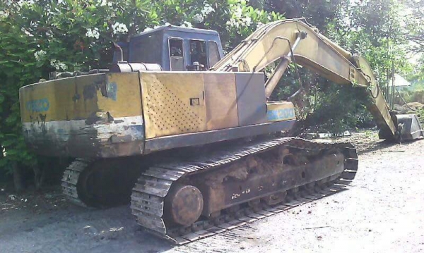 ขาย 385,000 KOBELCO sk 200-2  เครื่องดี ปั้มแรง เอวแน่น ช่าวล่างเต็ม รถอยู่ กาญจนบุรี 090-772-3710 090-772-3708