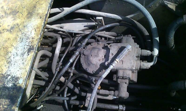 ขาย 385,000 KOBELCO sk 200-2  เครื่องดี ปั้มแรง เอวแน่น ช่าวล่างเต็ม รถอยู่ กาญจนบุรี 090-772-3710 090-772-3708