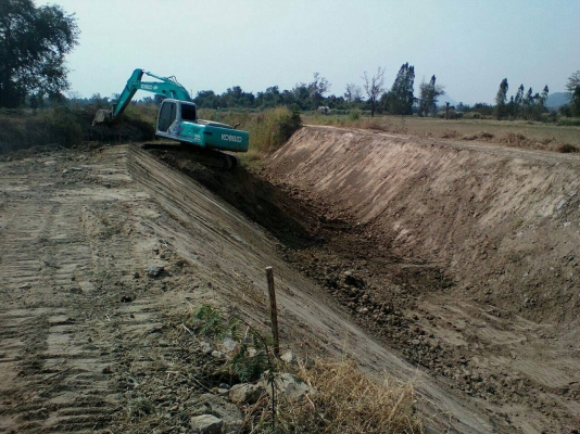 Kobelco sk200-6 super  YN 09- 36185 เช็ครั่วซึมหมดแล้ว สภาพพร้อมใช้ แอร์ รถเดิมๆ รถสวย ราคา 1450000 สนใจติดต่อสอบถามรายละเอียดได้ที่คุณเบียร์ 0802719535