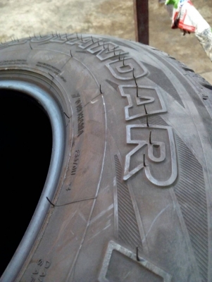 235/70R16  YOKOHAMA GEOLENDER H/T-S ชุด 4 เส้น สวย หนา ใช้น้อย  tel.063-286-3551 ,081-427-3941