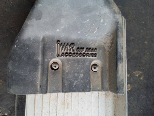 บันไดข้าง 1 คู่  tel.063-286-3551 ,081-427-3941