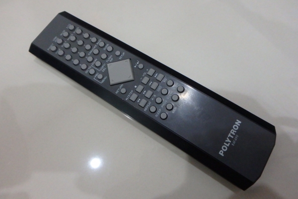 ลดราคา-เครื่องเสียงวิทยุ เทป ดีวีดี แบบพกพาหูหิ้ว Polytron รุ่น GD715 มือสอง สภาพใหม่ มีรีโมท