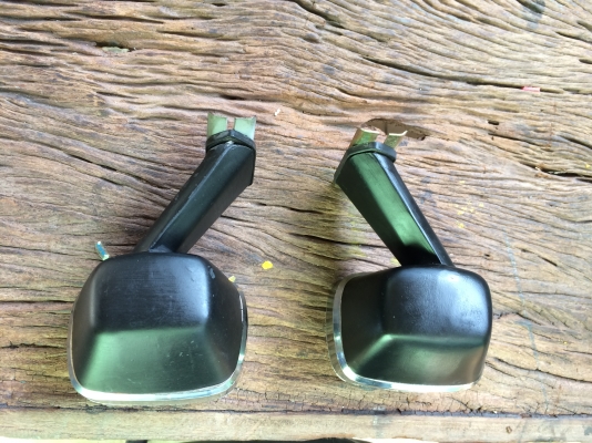 กระจกแก้ม retro ครบคู่ กระจกแก้ม retro ครบคู่