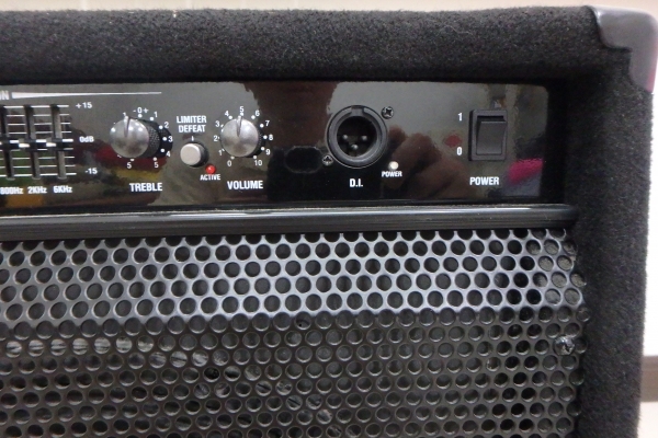 ตู้แอมป์เบส ยี่ห้อ Laney รุ่น RB4 ดอก 15 นิ้ว 160W มือสอง สภาพใหม่มาก