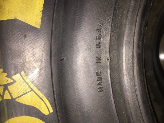 ยางสลิกสำหรับรถแข่ง ยางสลิกสำหรับรถแข่ง