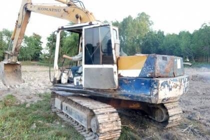 ขาย 315,000 บาท KOMATSU PC 120-3 สภาพพร้อมใช้งาน เครื่องเดิม ปั้มเดิม เครื่องปั้มดี พร้อม ทำงาน โซ่ช่วงสวย เอวแน่น ตัวเดินดี แรง รถทำงานไม่โหลด ไม่รัอน ใช้งานปกติ อยู่ทุกวัน เอกสารสัญญาซื้อขาย  รถอยู่ จ.ร้อยเอ็ด โทร&amp;ไอดีไลน์ 0610710295