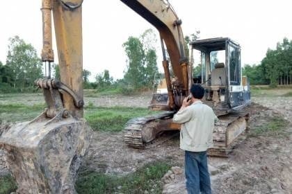 ขาย 315,000 บาท KOMATSU PC 120-3 สภาพพร้อมใช้งาน เครื่องเดิม ปั้มเดิม เครื่องปั้มดี พร้อม ทำงาน โซ่ช่วงสวย เอวแน่น ตัวเดินดี แรง รถทำงานไม่โหลด ไม่รัอน ใช้งานปกติ อยู่ทุกวัน เอกสารสัญญาซื้อขาย  รถอยู่ จ.ร้อยเอ็ด โทร&amp;ไอดีไลน์ 0610710295