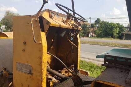 ขาย 395,000 บาท  รถบดสั่นสะเทือน BW210 สภาพพร้อมใช้งาน เอกสารใบซื้อขาย  รถอยู่ จ.อุดรธานี โทร&amp;ไอดีไลน์ 0610710295