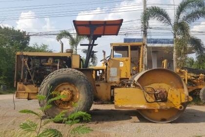 ขาย 395,000 บาท  รถบดสั่นสะเทือน BW210 สภาพพร้อมใช้งาน เอกสารใบซื้อขาย  รถอยู่ จ.อุดรธานี โทร&amp;ไอดีไลน์ 0610710295