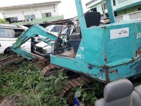 KOMATSU PC30