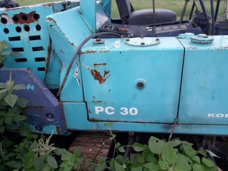 KOMATSU PC30