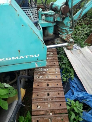 KOMATSU PC30