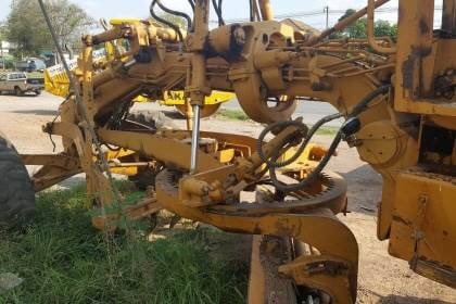 ขาย 485,000 บาท รถเกรด KOMATSU GD31RC-3A รถใช้งานได้ดีทุกระบบ เอกสารใบซื้อขาย ราคาต่อรอง  รถอยู่ จ.อุดรธานี โทร&amp;ไอดีไลน์ 0610710295