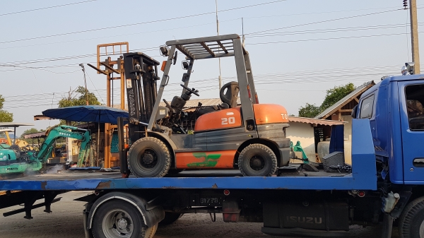 ขายด่วนยกดูจริงๆรถยกTOYOTA 6FG20ยก2ตันเสาสูง3เมตรเคื่องโตต้า4สูบ5Kเบนซินติดแก็สได้รถนอกเพิ่งนำเข้ามายังไม่เคยใช้งานในเมืองไทยเลย