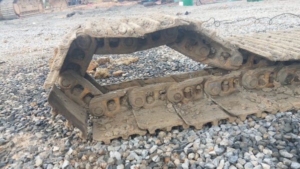 ขายคู่ละ 70,000 โซ่ใหม่พร้อมแผ่นยาว 60 ซม.ใส่ KOBELCO sk 200-3-5-8 CAT 320 V-1-2-B-D สวยพร้อมใช้ โซ่อยู่ ปทุมธานี 090-772-3710 090-772-3708