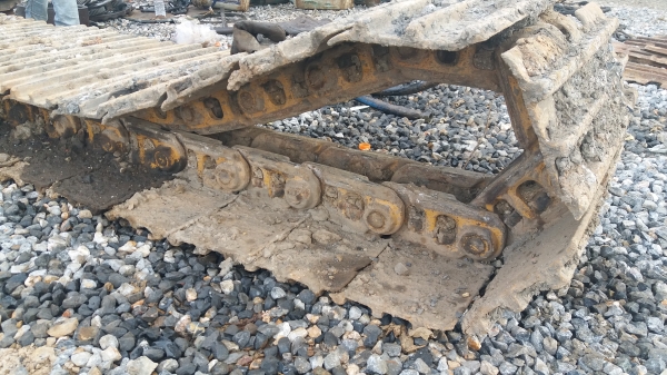 ขายคู่ละ 70,000 โซ่ใหม่พร้อมแผ่นยาว 60 ซม.ใส่ KOBELCO sk 200-3-5-8 CAT 320 V-1-2-B-D สวยพร้อมใช้ โซ่อยู่ ปทุมธานี 090-772-3710 090-772-3708